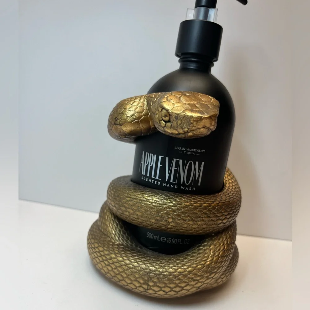 NWT ⚜️🖤⚜️ Asquith & Somerset Apple Venom Scented Hand Wash